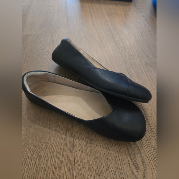 Xero Shoes Barefoot Phoenix Leather - Women's Dressy Flat - Picture 2 of 6